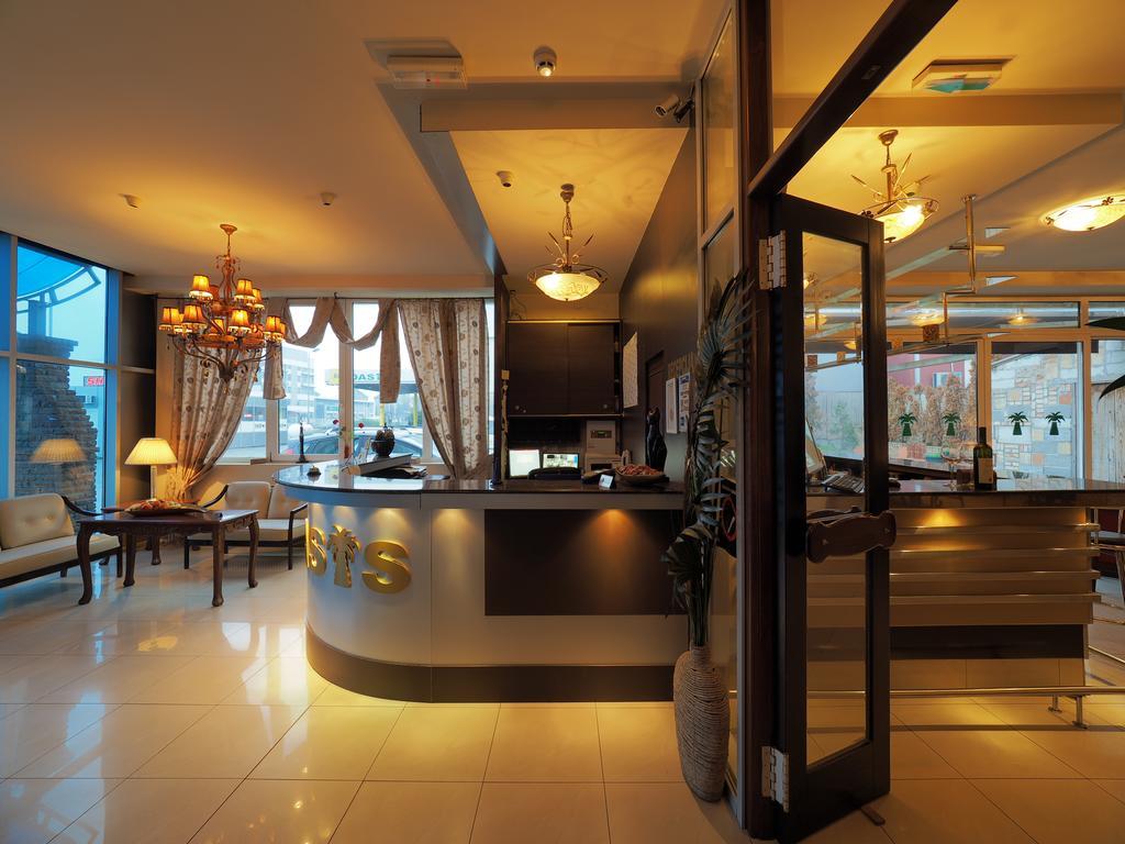 Garni Hotel Oasis Belgrád Kültér fotó