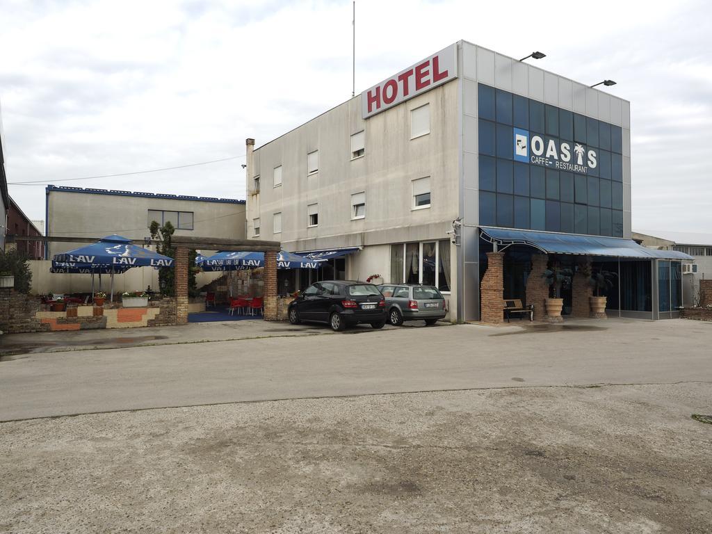 Garni Hotel Oasis Belgrád Kültér fotó