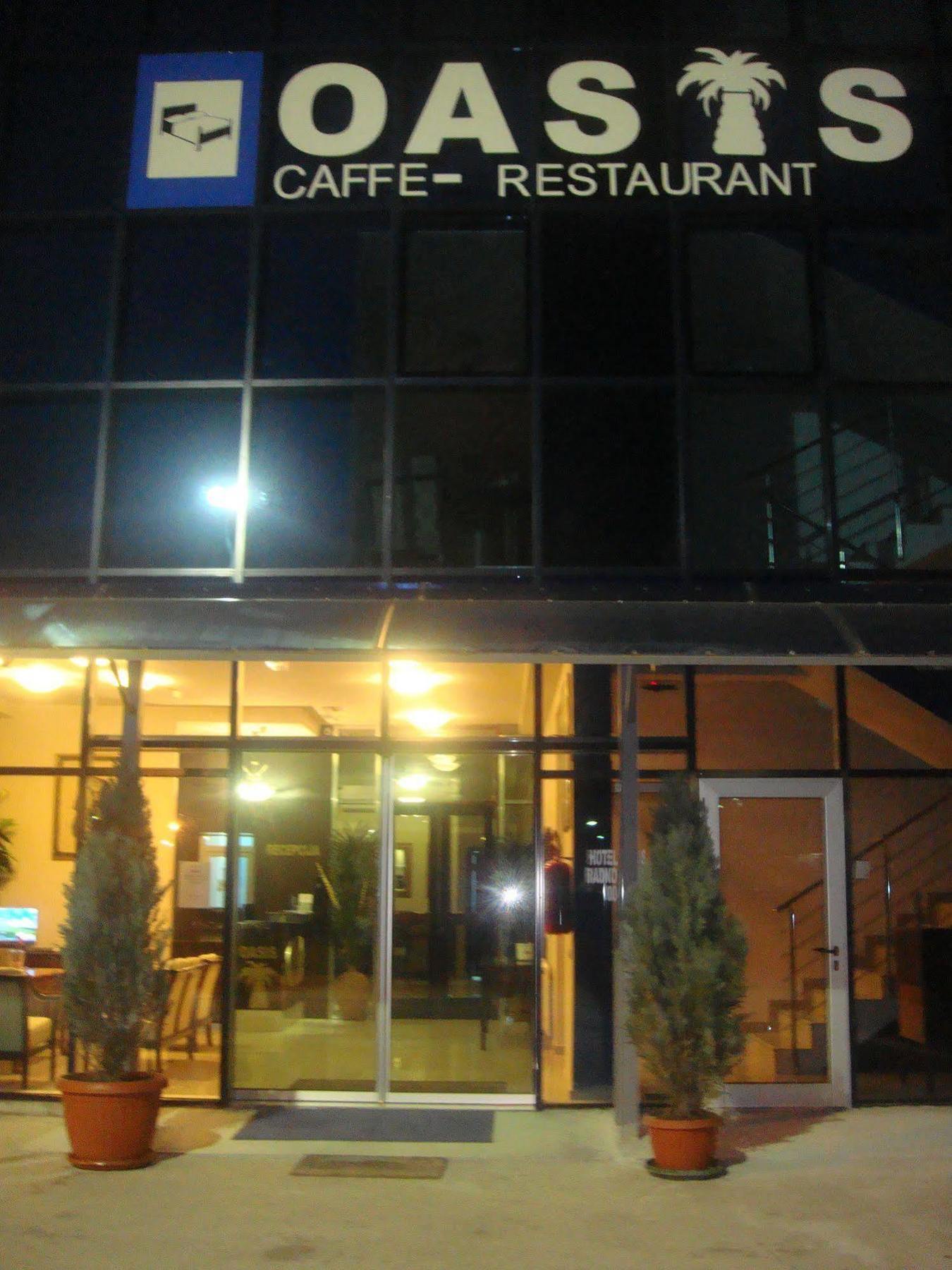 Garni Hotel Oasis Belgrád Kültér fotó